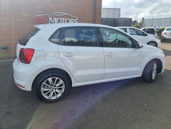 Used Volkswagen Polo 2015 for sale - 78329897: Photo