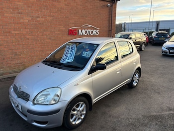Used Toyota Yaris 2005 for sale - 76367112: Photo