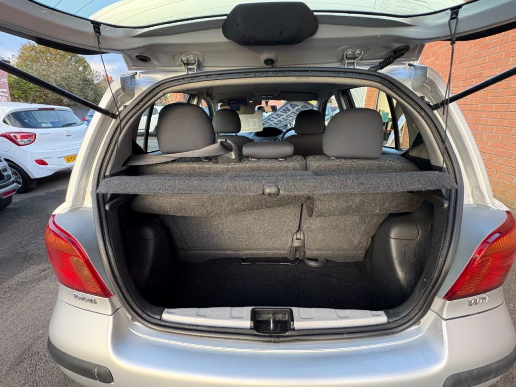 Used Toyota Yaris 2005 for sale - 76367112: Photo 9