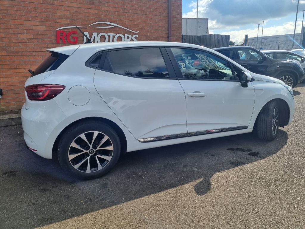 Used Renault Clio 2020 for sale - 78090889: Photo 2