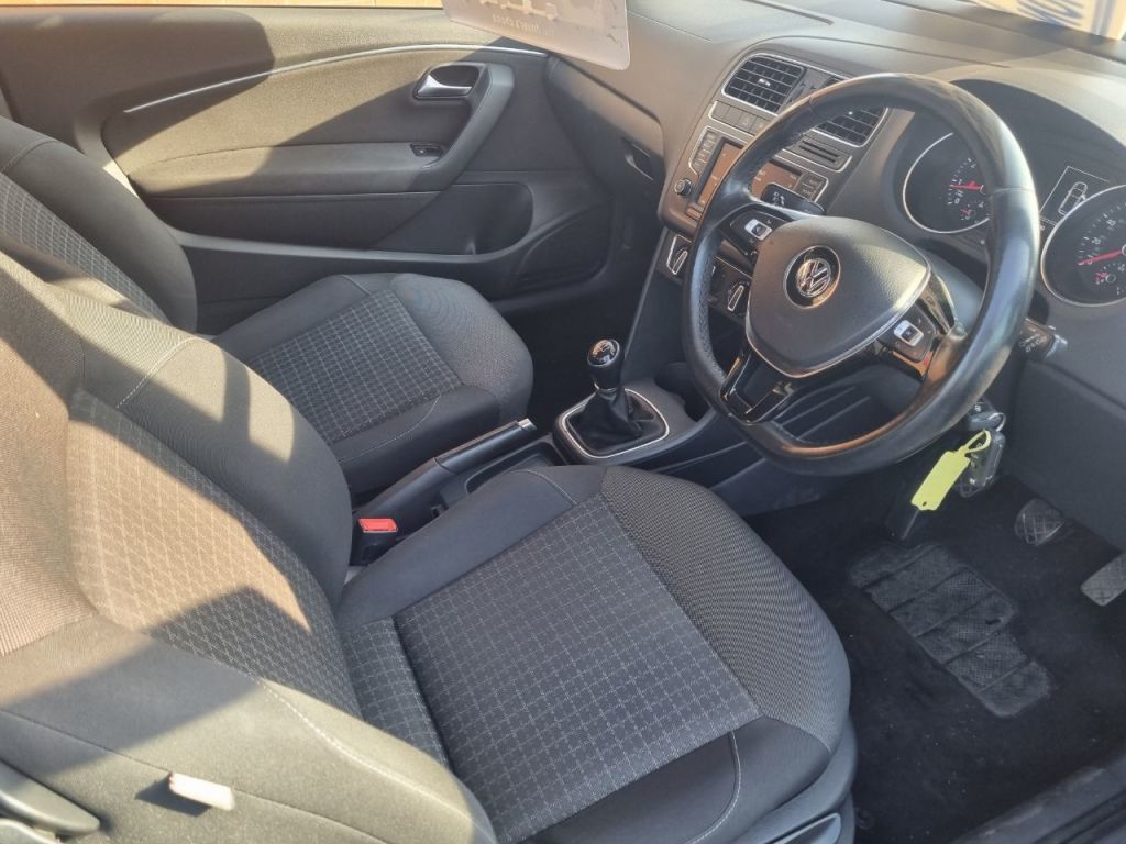 Used Volkswagen Polo 2015 for sale - 77952199: Photo 2
