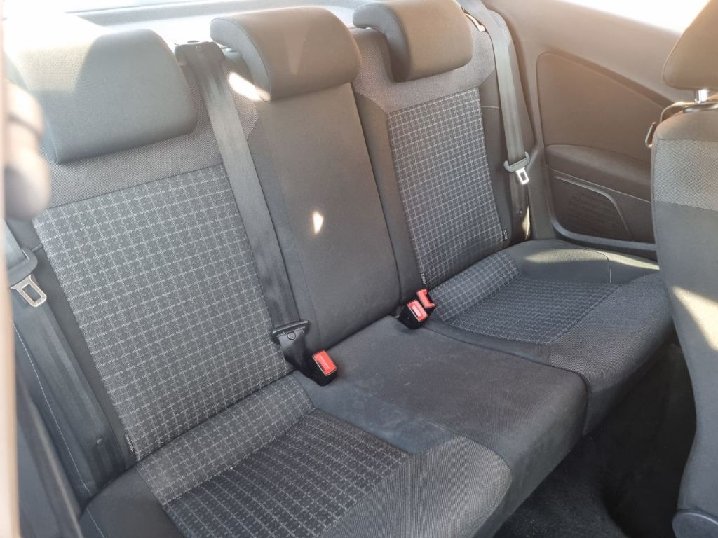 Used Volkswagen Polo 2015 for sale - 77952199: Photo 4