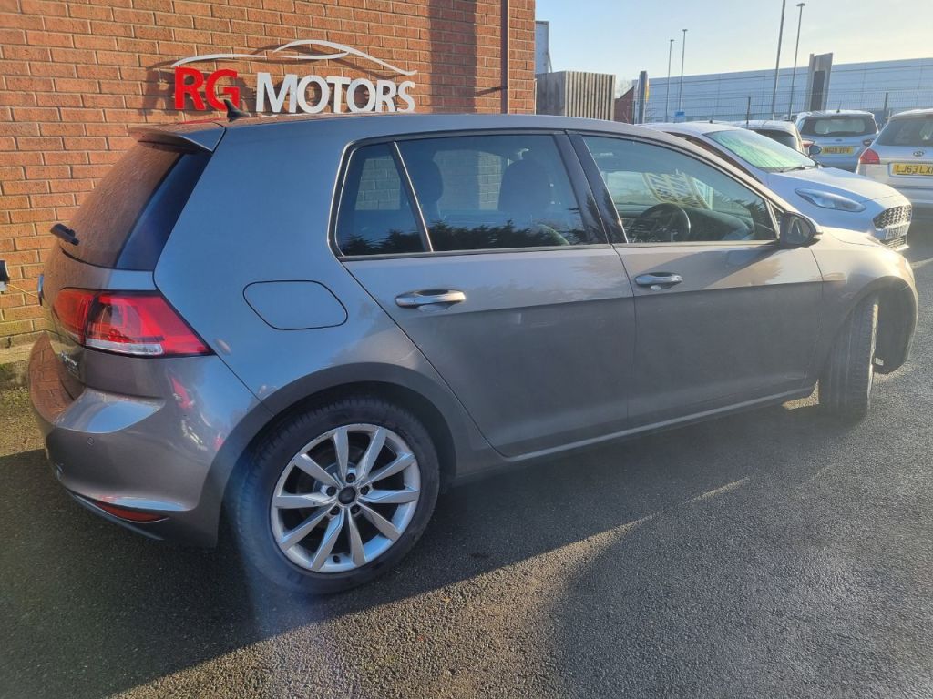 Used Volkswagen Golf 2014 for sale - 77355037: Photo 2