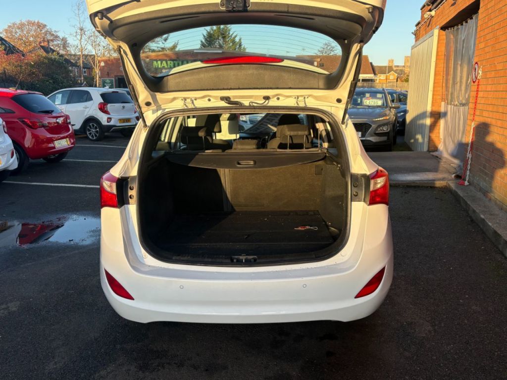 Used Hyundai i30 2013 for sale - 76782856: Photo 10