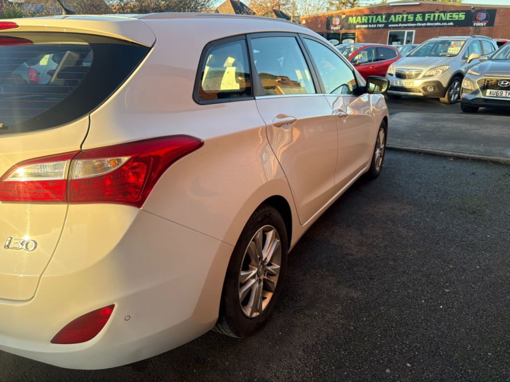 Used Hyundai i30 2013 for sale - 76782856: Photo 5