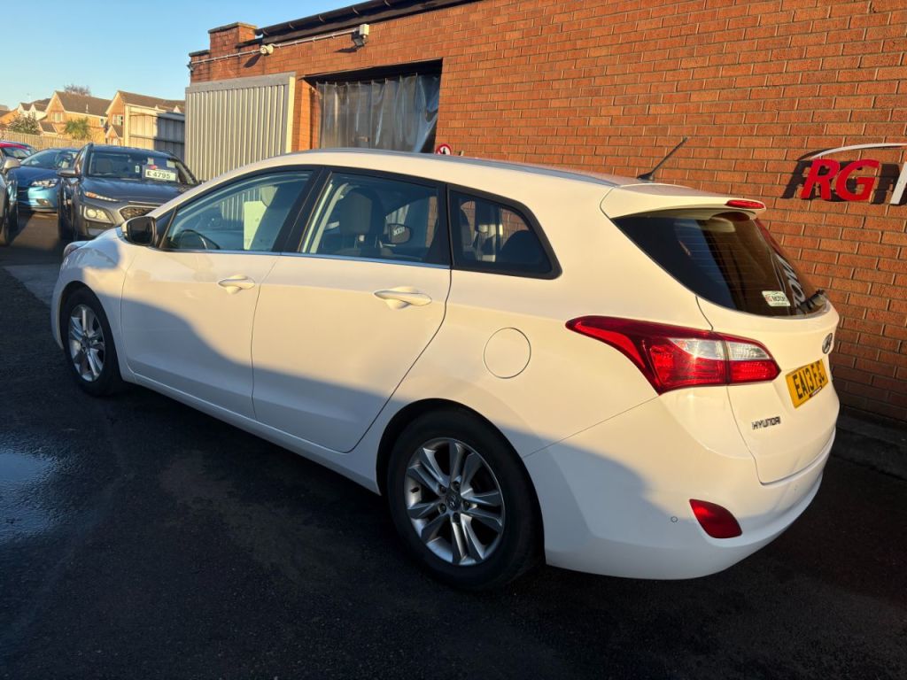 Used Hyundai i30 2013 for sale - 76782856: Photo 6