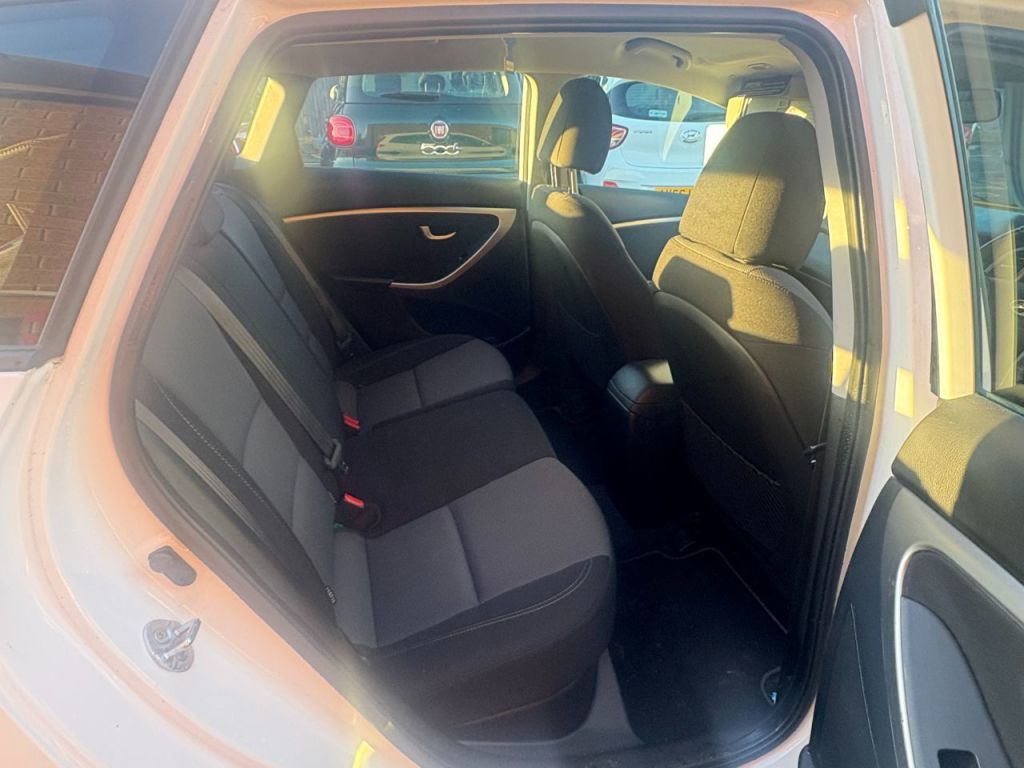 Used Hyundai i30 2013 for sale - 76782856: Photo 9