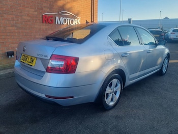 Used Skoda Octavia 2018 for sale - 77937178: Photo