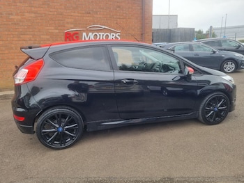 Used Ford Fiesta 2016 for sale - 78818212: Photo