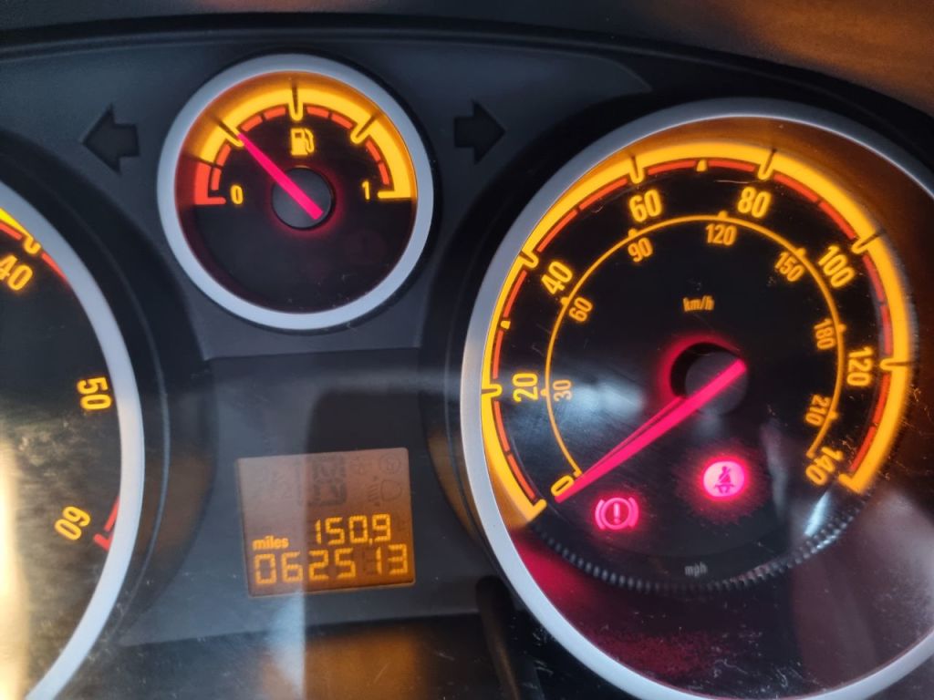 Used Vauxhall Corsa 2014 for sale - 77520185: Photo 6