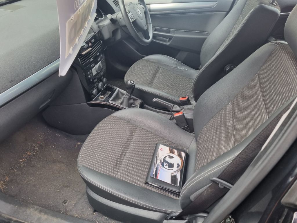 Used Vauxhall Astra 2010 for sale - 78110083: Photo 11