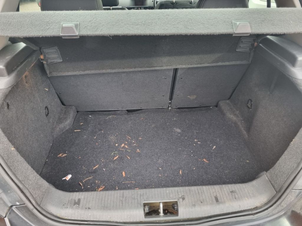 Used Vauxhall Astra 2010 for sale - 78110083: Photo 9