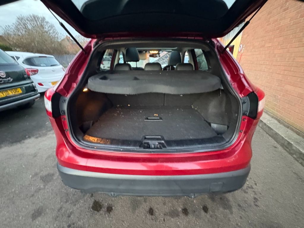 Used Nissan Qashqai 2014 for sale - 76918860: Photo 9