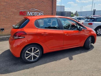 Used Peugeot 208 2016 for sale - 79103041: Photo