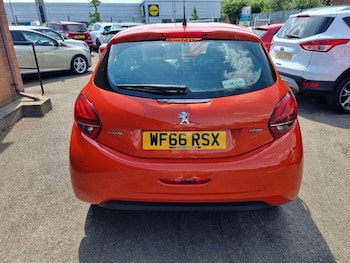 Used Peugeot 208 2016 for sale - 79103041: Photo