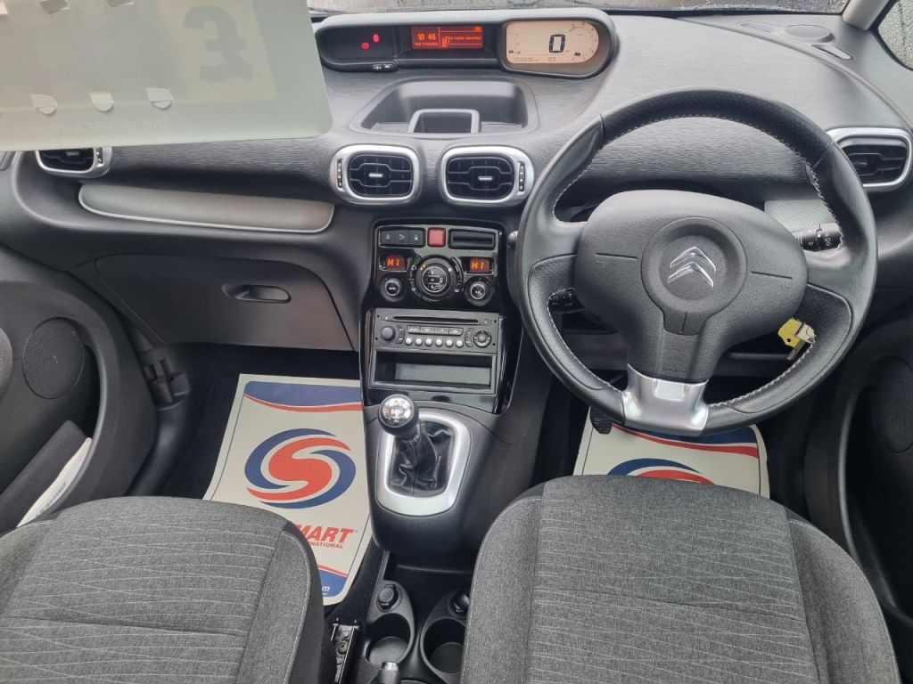 Used Citroen C3 Picasso 2017 for sale - 77520147: Photo 2