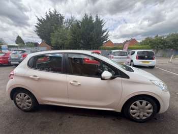 Used Peugeot 208 2014 for sale - 75067130: Photo