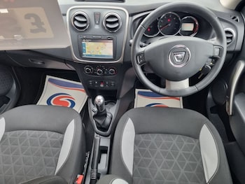 Used Dacia Sandero Stepway 2016 for sale - 77666115: Photo