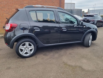 Used Dacia Sandero Stepway 2016 for sale - 77666115: Photo