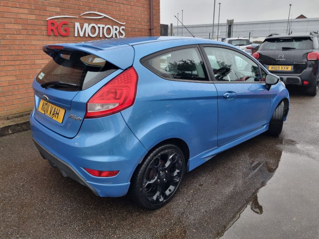 Used Ford Fiesta 2011 for sale - 77287252: Photo 2