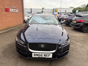 Used Jaguar XE 2016 for sale - 75661747: Photo