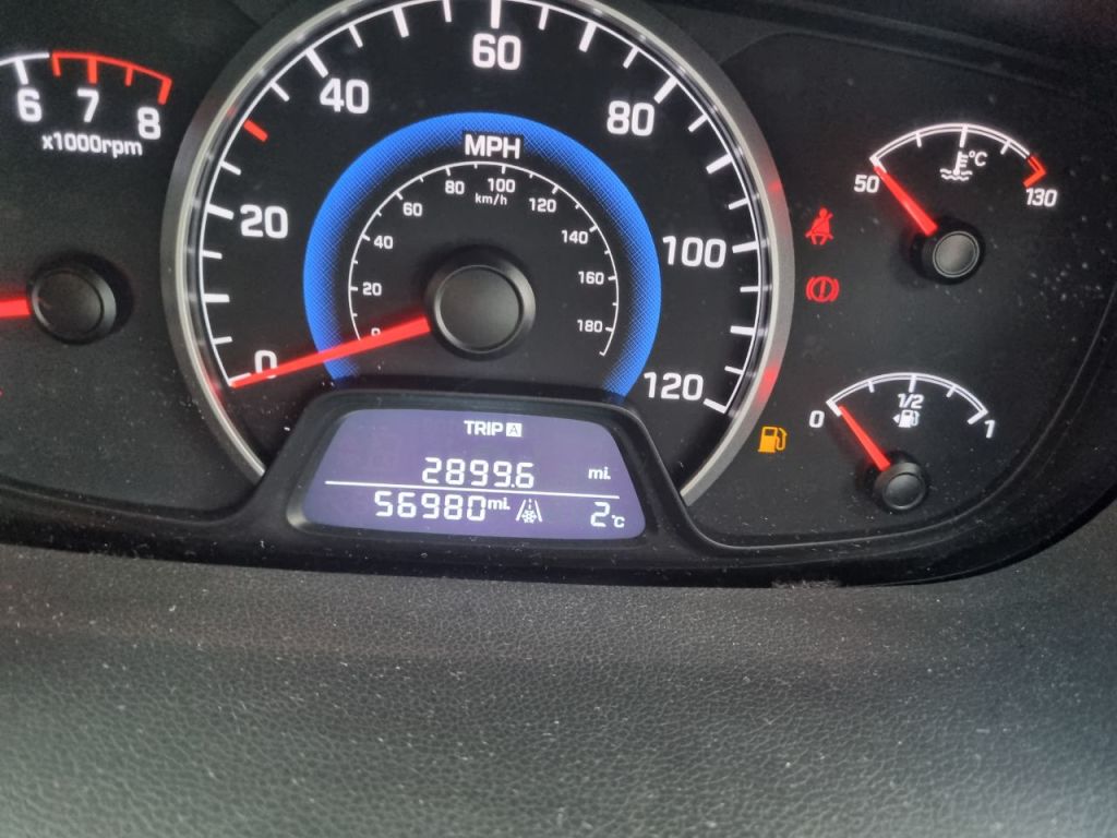 Used Hyundai i10 2014 for sale - 77590217: Photo 4