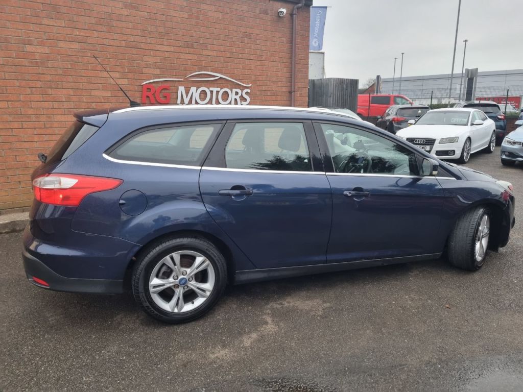 Used Ford Focus 2011 for sale - 77037614: Photo 2