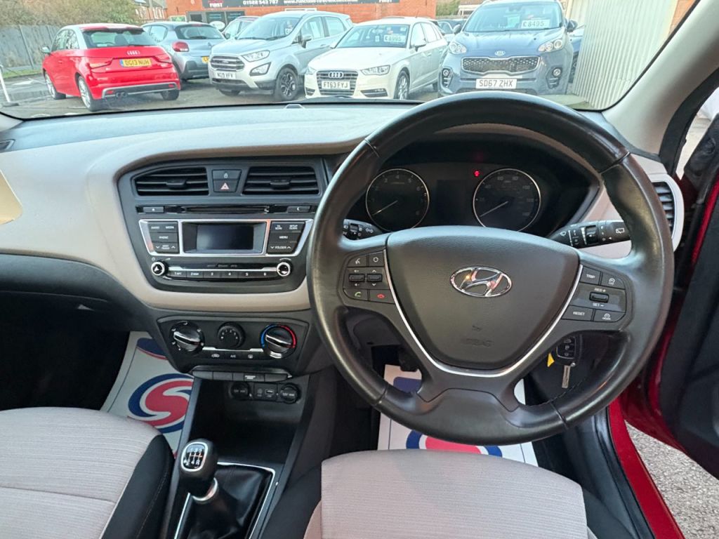 Used Hyundai i20 2015 for sale - 76961753: Photo 8