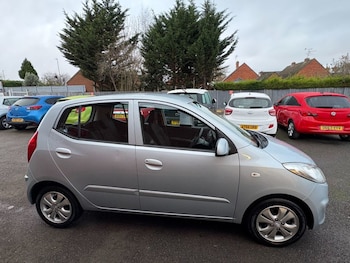 Used Hyundai i10 2013 for sale - 76697987: Photo