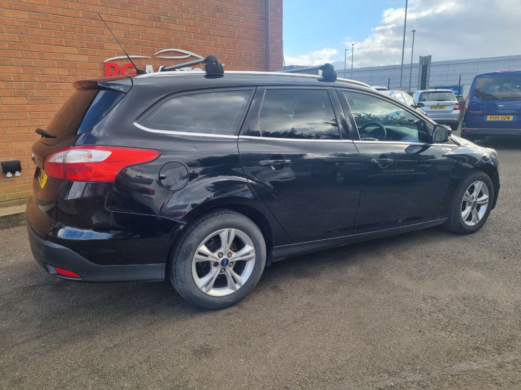 Used Ford Focus 2011 for sale - 77836206: Photo 2