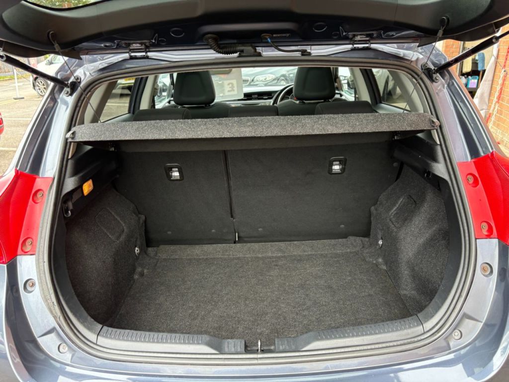 Used Toyota Auris 2014 for sale - 76192934: Photo 10