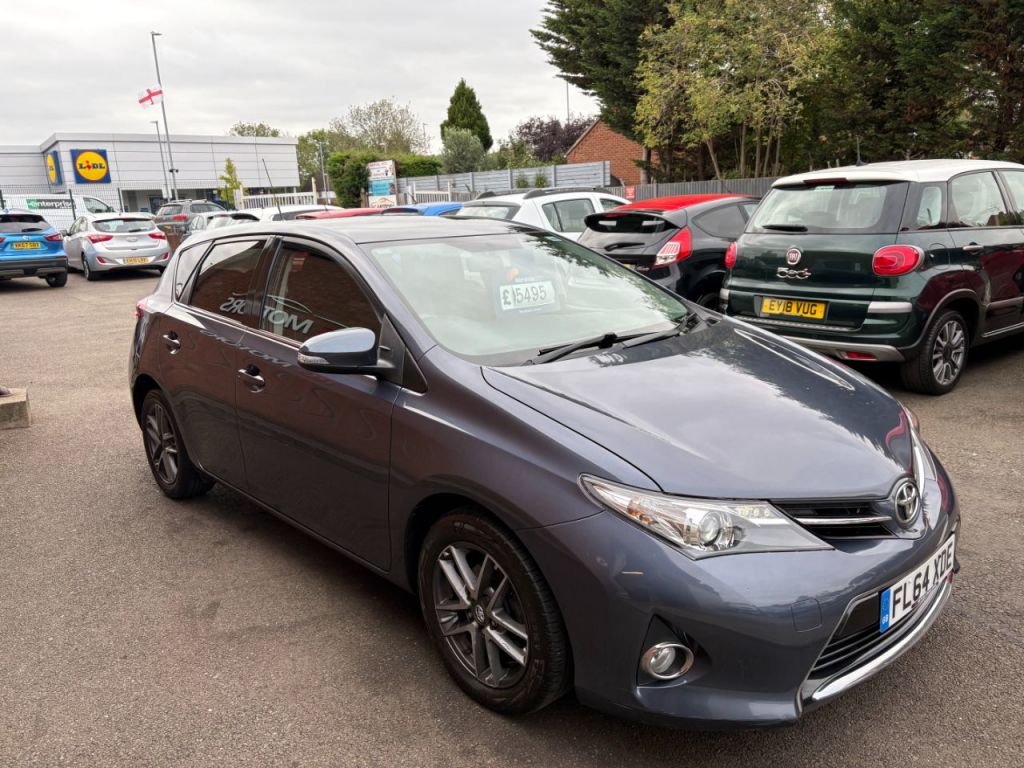 Used Toyota Auris 2014 for sale - 76192934: Photo 2