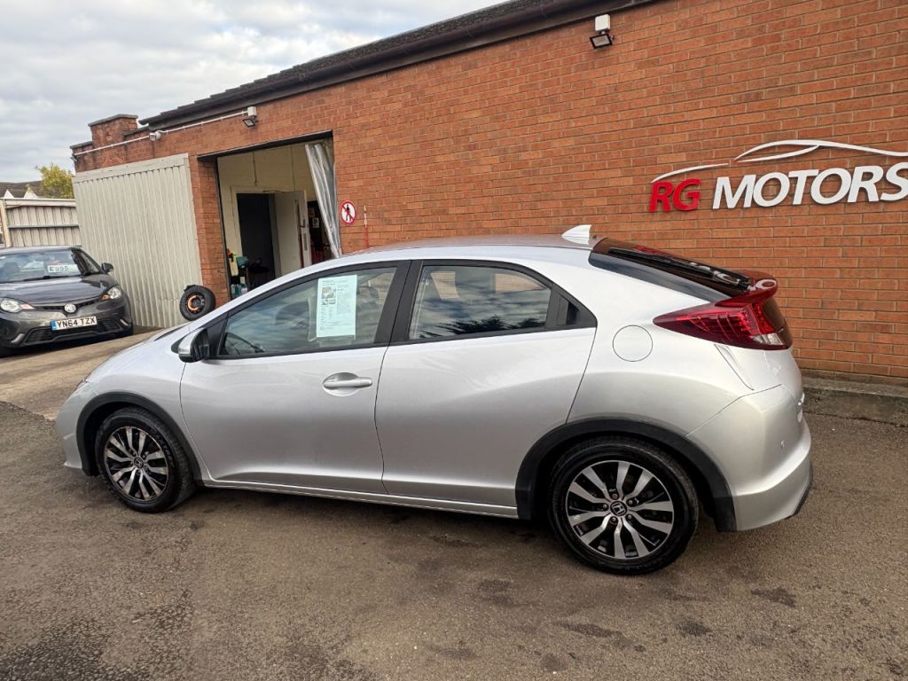 Used Honda Civic 2015 for sale - 76322777: Photo 3