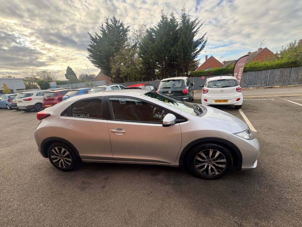 Used Honda Civic 2015 for sale - 76322777: Photo 4