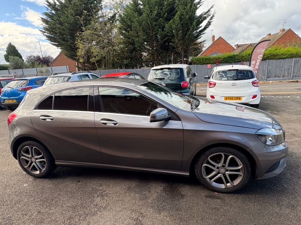 Used Mercedes-Benz A-Class 2014 for sale - 76329847: Photo 4