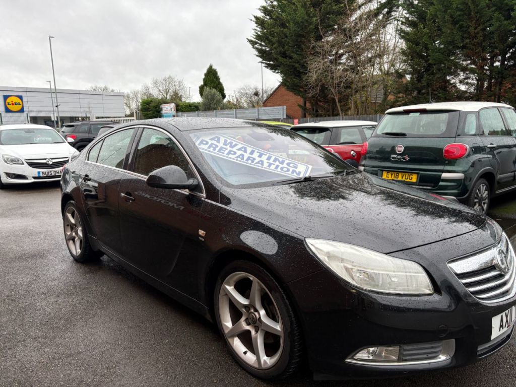 Used Vauxhall Insignia 2011 for sale - 76877710: Photo 2