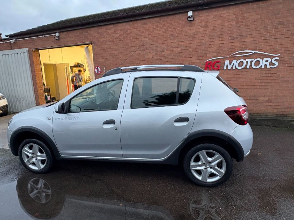 Used Dacia Sandero Stepway 2014 for sale - 76395505: Photo 3