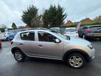 Used Dacia Sandero Stepway 2014 for sale - 76395505: Photo