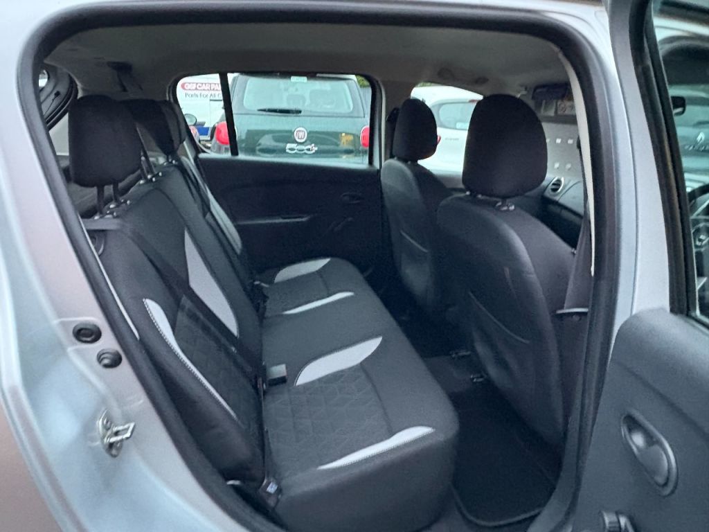 Used Dacia Sandero Stepway 2014 for sale - 76395505: Photo 9