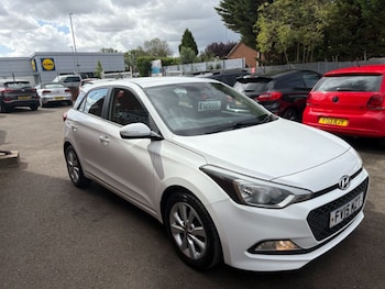 Used Hyundai i20 2015 for sale - 75922952: Photo