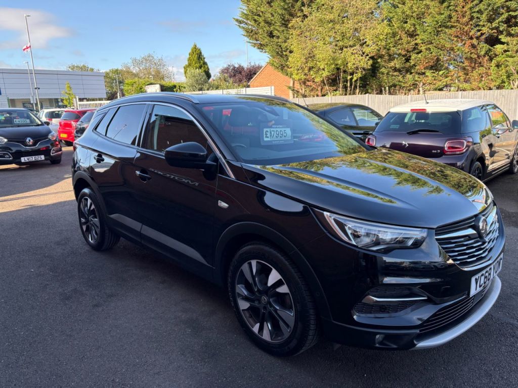 Used Vauxhall Grandland X 2018 for sale - 75982140: Photo 2