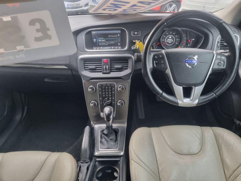 Used Volvo V40 2013 for sale - 77023225: Photo 2