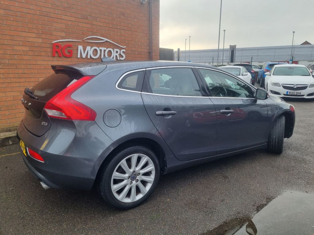 Used Volvo V40 2013 for sale - 77023225: Photo 3