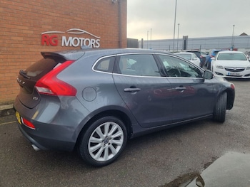 Used Volvo V40 2013 for sale - 77023225: Photo