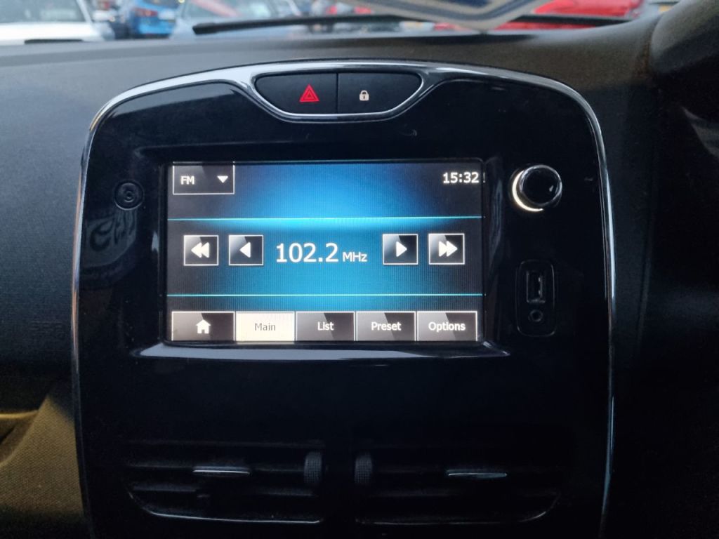 Used Renault Clio 2013 for sale - 77037586: Photo 8