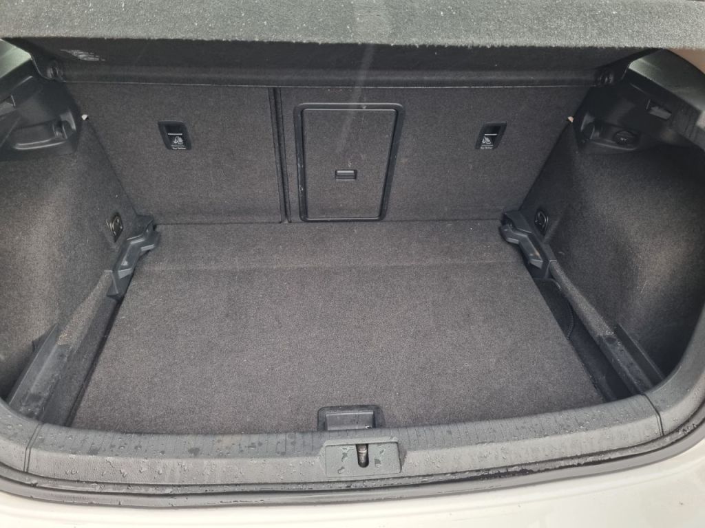 Used Volkswagen Golf 2014 for sale - 77287260: Photo 9