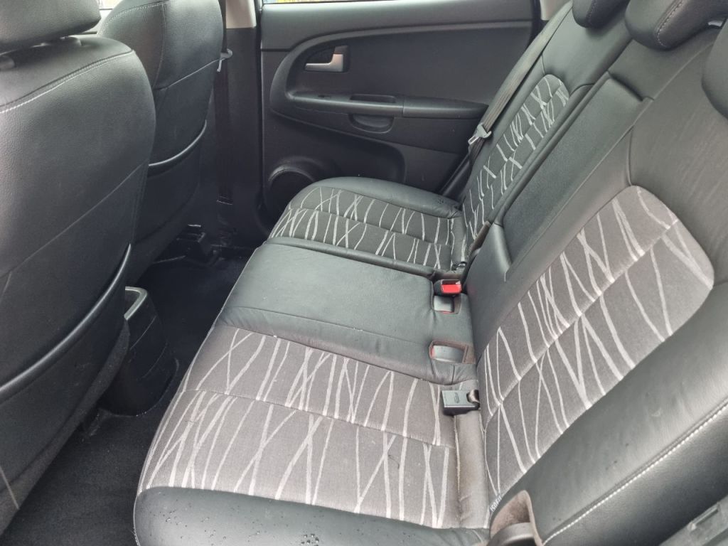 Used Kia Venga 2013 for sale - 77282865: Photo 9