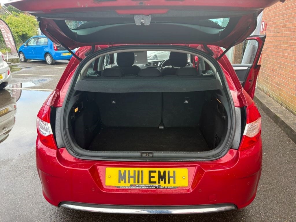 Citroen C4 2011 - 1.6 HDi VTR+ Red 5dr Hatch - Image 10
