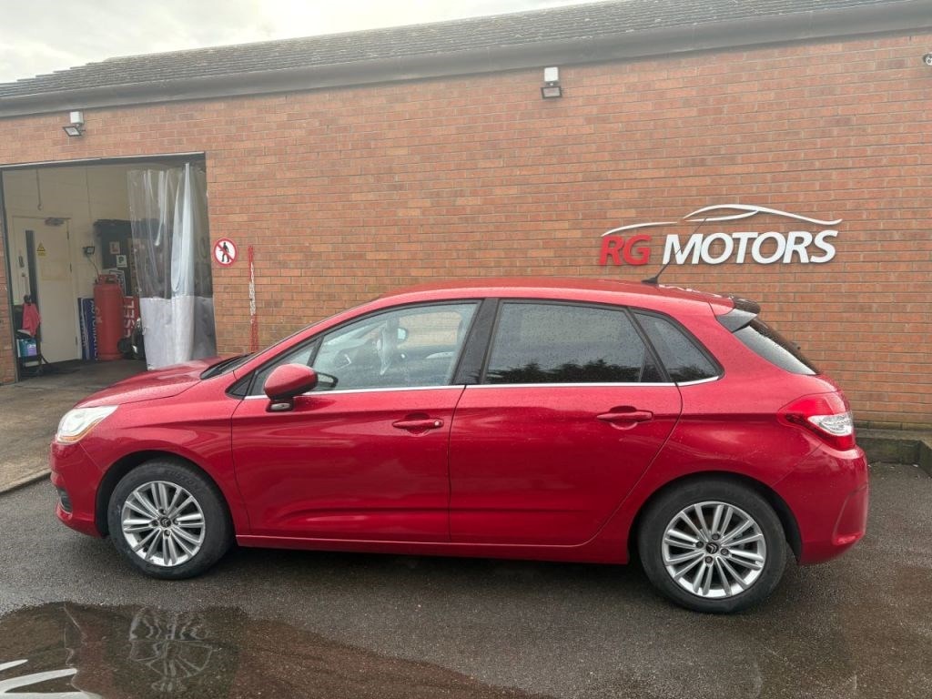 Citroen C4 2011 - 1.6 HDi VTR+ Red 5dr Hatch - Image 3