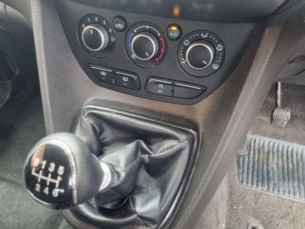 Used Ford Tourneo Connect 2015 for sale - 77431518: Photo 13